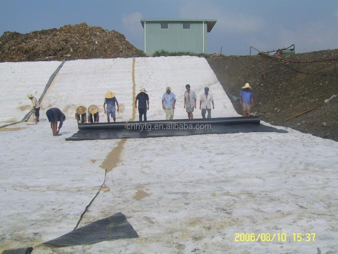 GCL15mm 180g Nichtgewebe 11000g Bentonit Granulat 125g Gewebe Geosynthetische Tonfolie für die Wasserdichtung 4