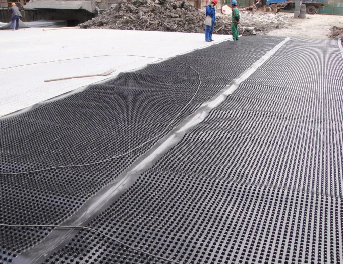 Rechteckige wasserdichte HDPE-Abflussplatte mit Grübchenmembran für grüne Dächer 8